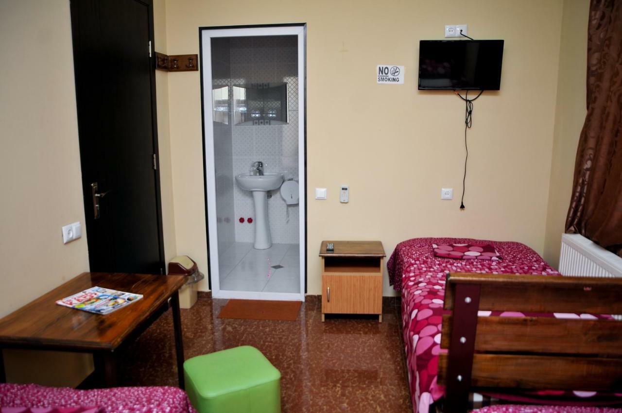 Hotel Rio クタイシ エクステリア 写真
